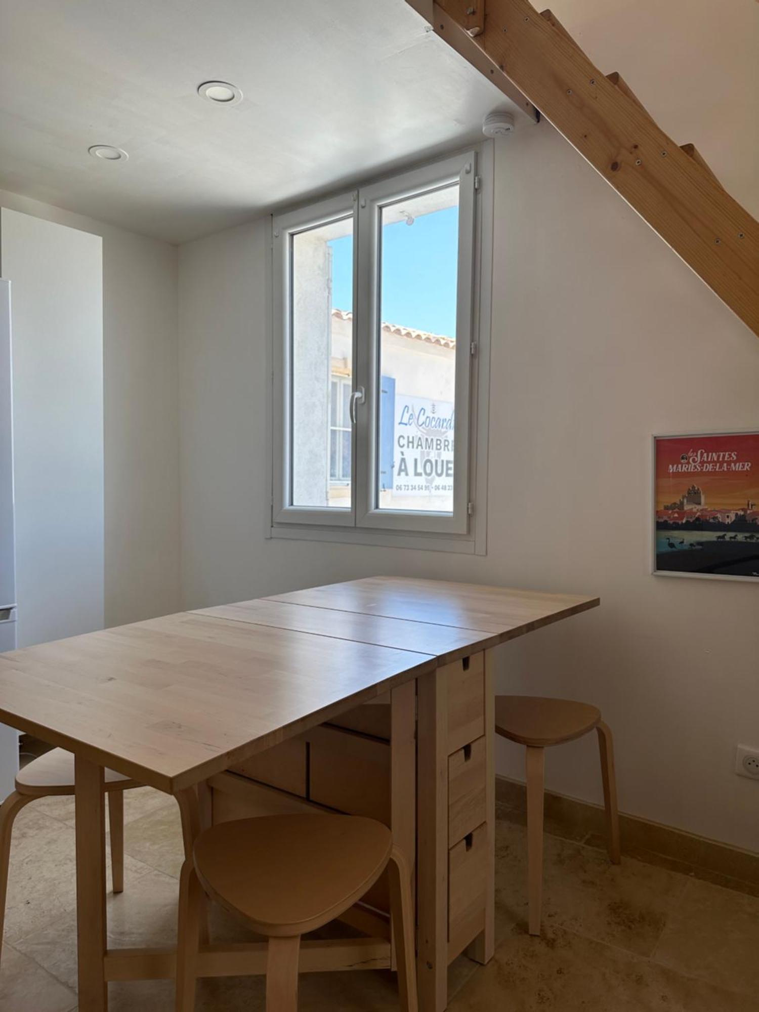 Appartement Avec Vue Sur L Eglise Des Saintes Extérieur photo